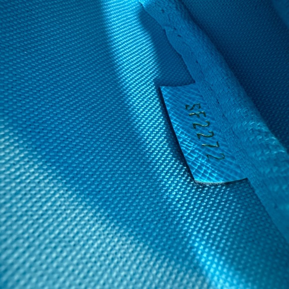 Louis Vuitton Christmas edition mini pochette - Picture 5 of 6